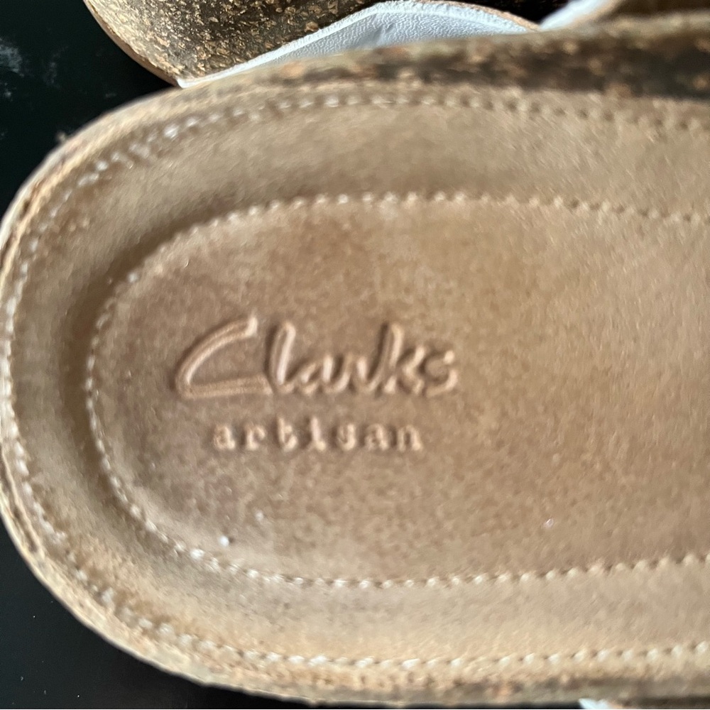 Clark’s Artisan White Leather Wedge  Sandal Sz 8.5 - Picture 4 of 9